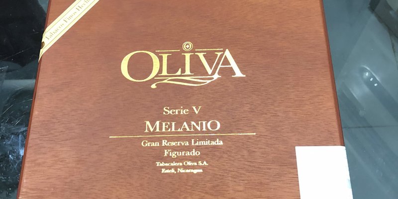 Mua xì gà Oliva Serie V Melanio chính hãng giá rẻ ở đâu hà nội,TPHCM ?