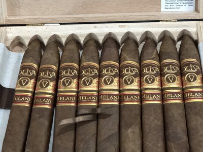 Giá xì gà Oliva melanio ?