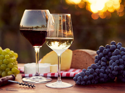 RƯỢU VANG – BÍ QUYẾT KHIẾN ĐÀN ÔNG TRỞ NÊN TINH TẾ VÀ QUYẾN RŨ HƠN