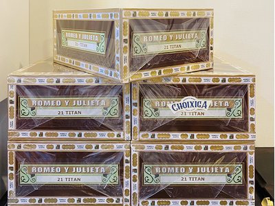 Địa chỉ mua xì gà Romeo Y Julieta Habana Reserve Titan uy tín