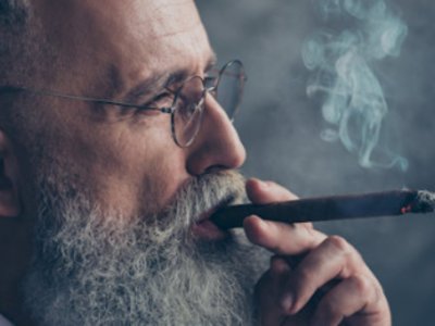 5 nhân vật nổi tiếng thế giới cùng với điếu xì gà