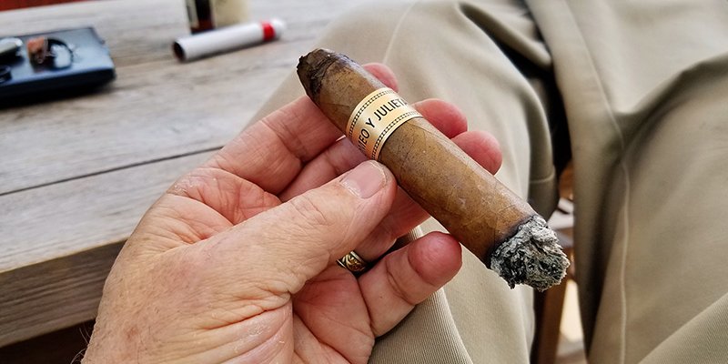 Một điếu cigar (xì gà) chất lượng nó như thế nào?