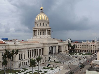 Tổng thống Trump siết chặt trừng phạt Cuba – Không xì gà, không rượu rum và không nhà nghỉ khách sạn cho người Mỹ