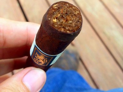 Xì gà là gì mà khiến cho nhiều người mê mẩn?