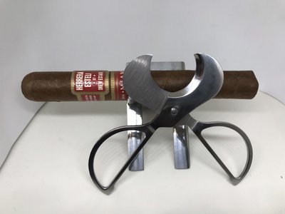 Sử dụng kéo cắt xì gà như thế nào để đảm bảo khoa học?