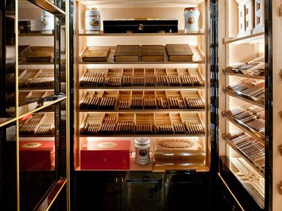 Kinh nghiệm chọn mua tủ phụ kiện xì gà