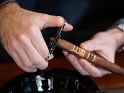 Cách hút xì gà mini - Bật mí từ chuyên gia xì gà