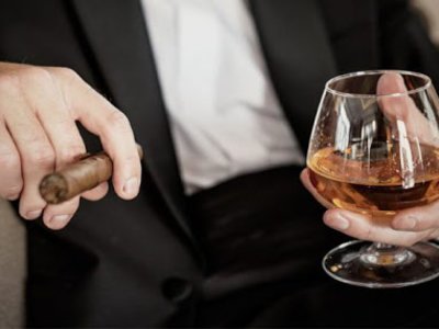 Nghệ thuật phối hợp rượu vang với xì gà