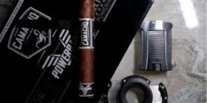 Tìm hiểu về xì gà kiểu Barber-Pole từ Camacho