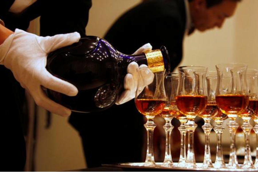 Cách phát hiện Rượu Scotch Whisky giả mà không cần mở nắp chai