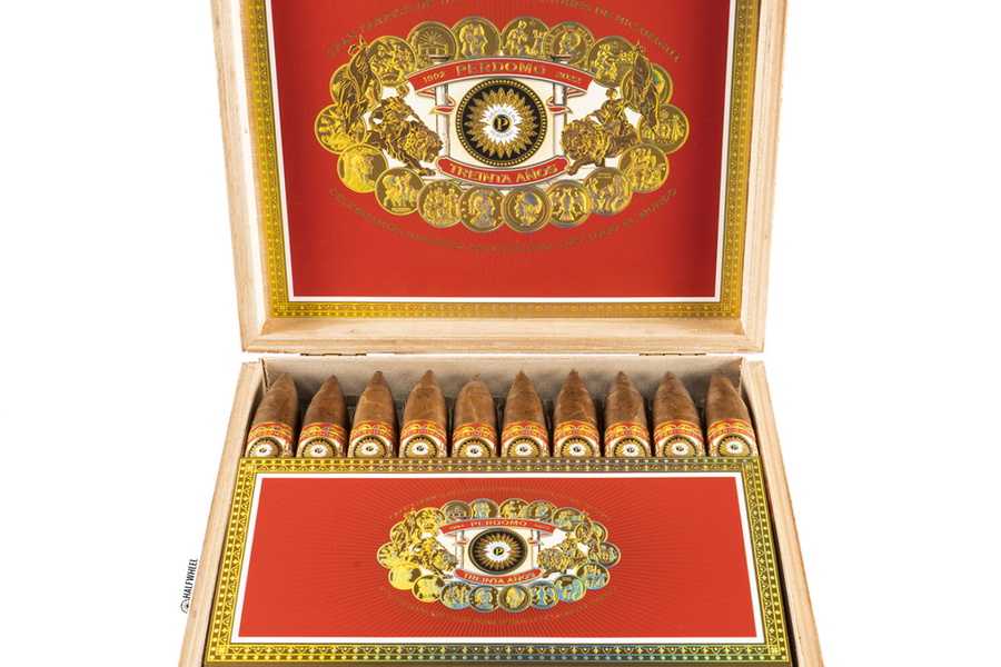 Perdomo Chuyển Đổi Dòng 30th Anniversary Sang Đóng Hộp 20 Điếu