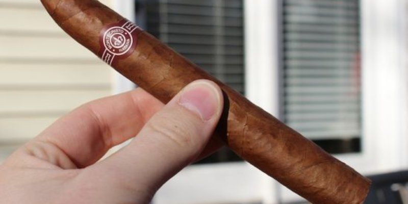Giá thuốc xì gà Cuba bao nhiêu là hàng chuẩn?
