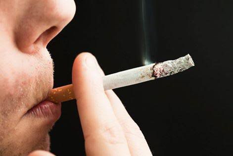 Xì gà và thuốc lá có sự khác biệt trong cách hút