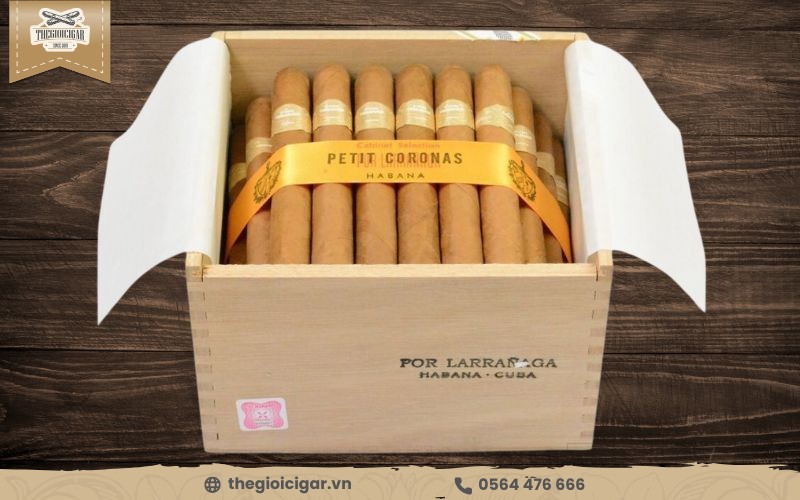 Xì gà Partagas Petit Coronas Especiales nhỏ gọn dễ mang theo