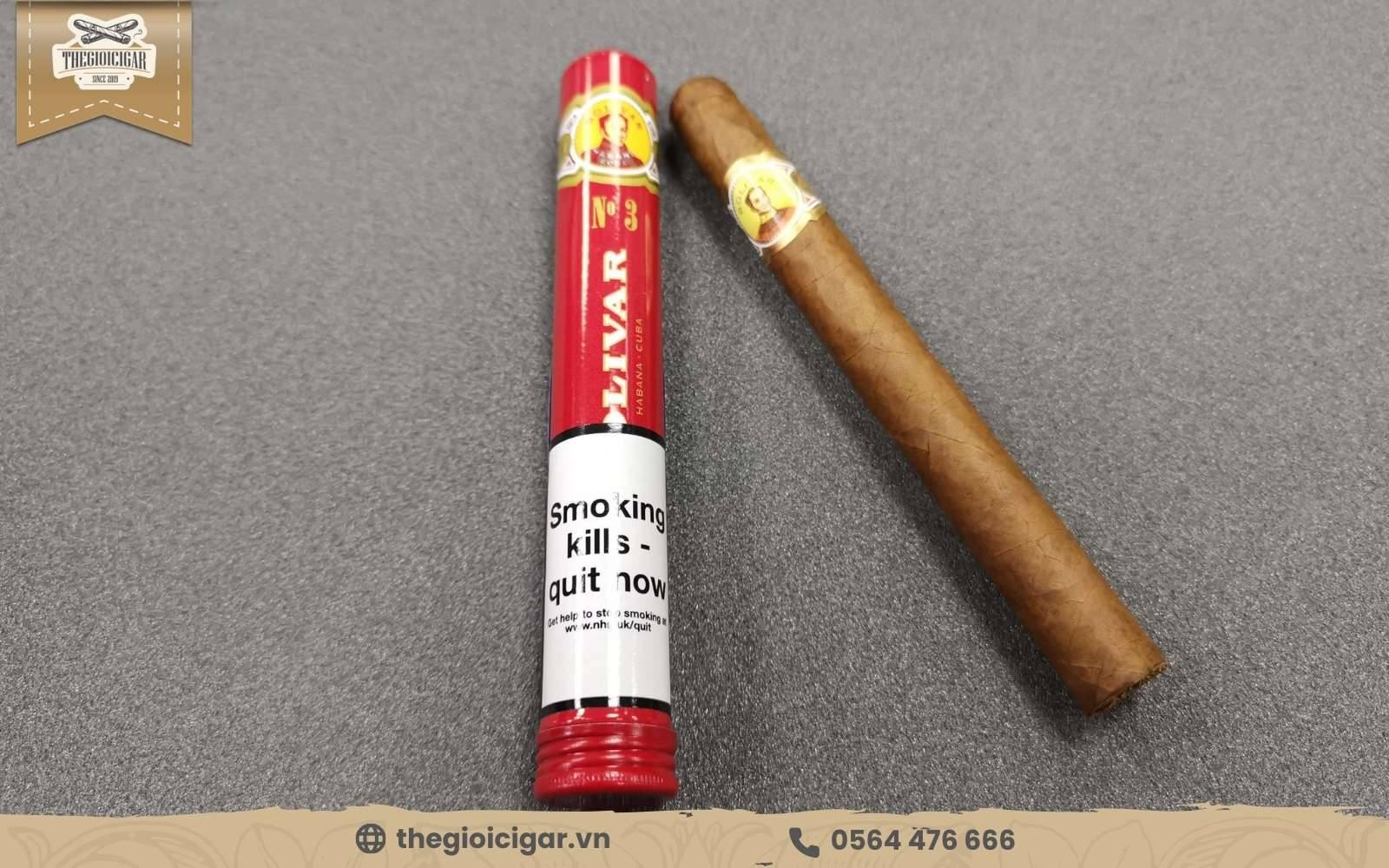 Điếu cigar Tubos No. 3 có kích thước nhỏ gọn nhất trong các dòng cigar Bolivar